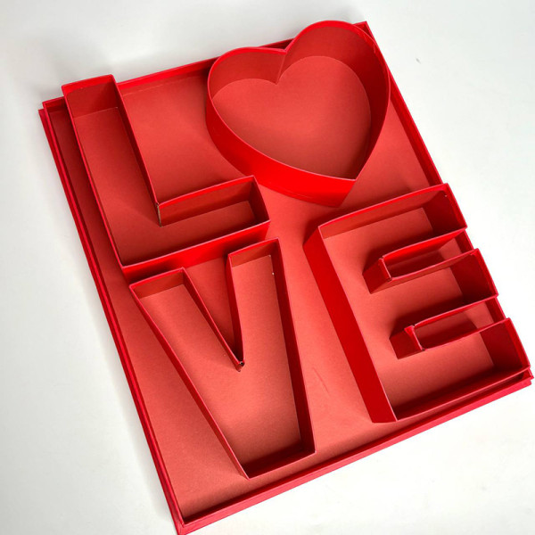 Ексклюзивна подарункова коробка “LOVE” прямокутна червона