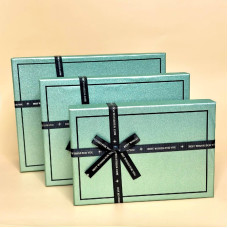 Набір подарункових коробок з блиском зеленого кольору 