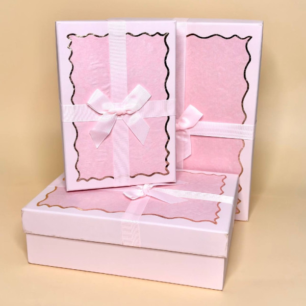 Коробки подарункові набір з трьох штук ніжно рожевого кольору