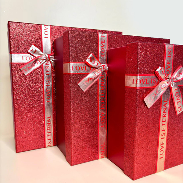 Набір подарункових коробок з блиском червоного кольору 