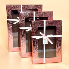 Набір подарункових коробок з віконцем рожевого кольору
