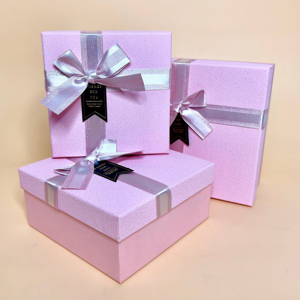 Набір подарункових коробок з атласною стрічкою рожевого кольору