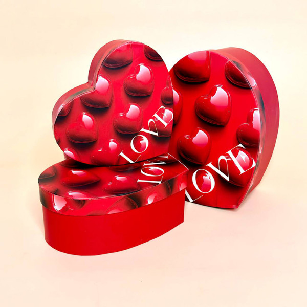 Подарункова коробка у формі серця «LOVE», червона