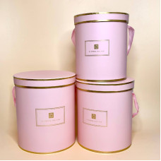 Набір з трьох круглих коробок для квітів ніжно рожевого кольору