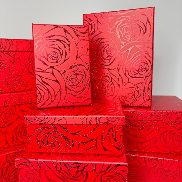 Набір подарункових коробок 10 шт – прямокутні, червоні з трояндами, з кришкою