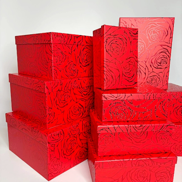 Набір подарункових коробок 10 шт – прямокутні, червоні з трояндами, з кришкою