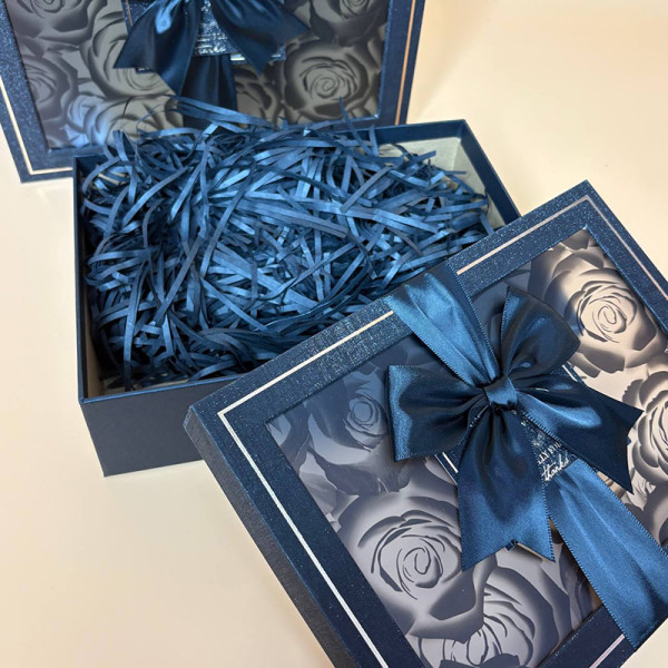 Набір подарункових коробок з ручками та віконцем 3 шт для подарунків чорного кольору