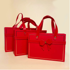Набір подарункових коробок з ручками  3 шт для подарунків червоного кольору