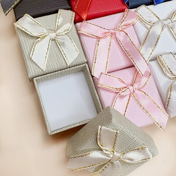 Подарункові коробочки для сережок/каблучок з бантиками 