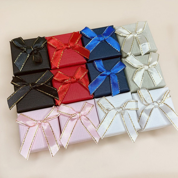 Подарункові коробочки для сережок/каблучок з бантиками 
