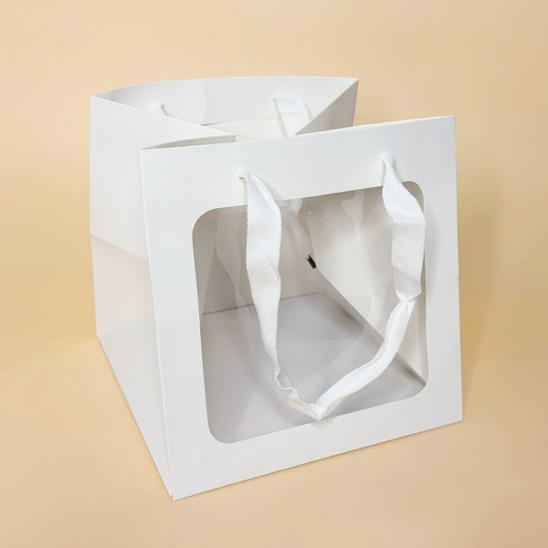 Пакет з віконцем для подарунків білого кольору