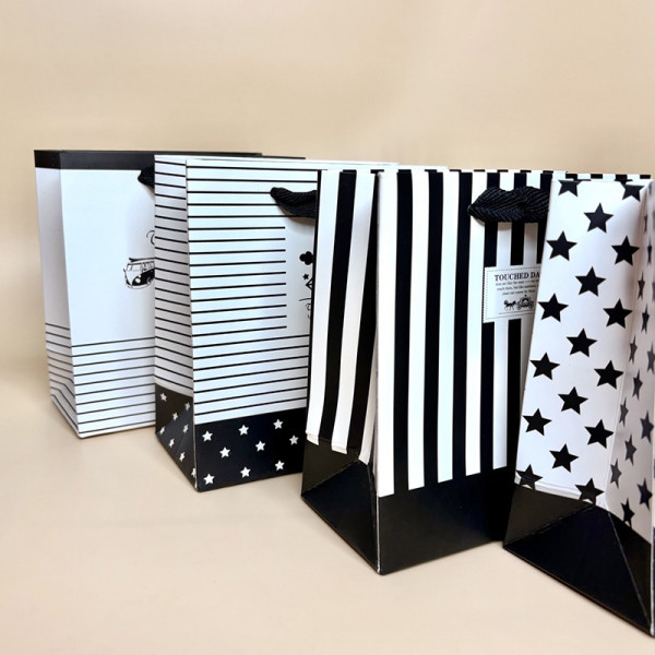 Подарункові пакети в чорно-білому дизайні "Paris" розмір XS