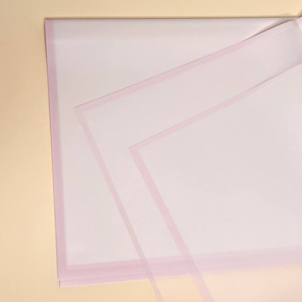 Матова калька для квітів з рамкою  рожевого кольору