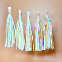 Декоративна гірлянда тассел з паперовими кисточками кремова