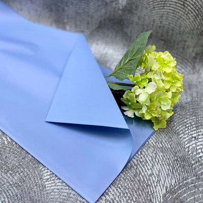 Щільна калька для квітів-один колір 70 мікрон.Колір блакитний