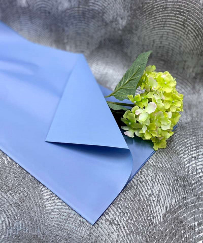 Щільна калька для квітів-один колір 70 мікрон.Колір блакитний