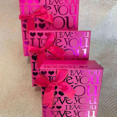 Набір подарункових  коробок  "Love"